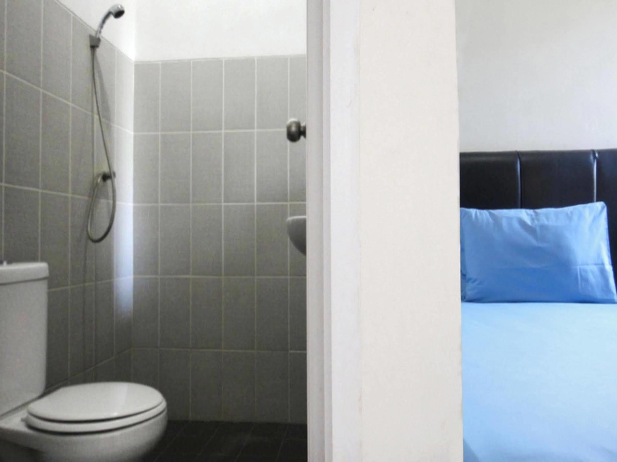 Comfort House Hotel Balikpapan  Buitenkant foto